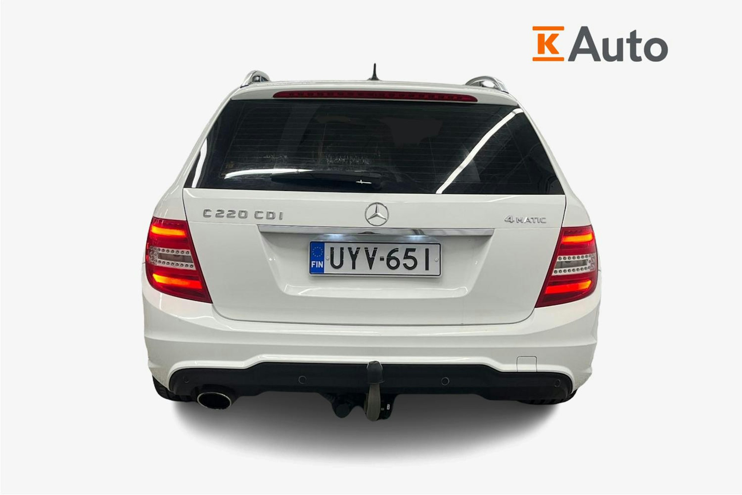 Valkoinen Mercedes-Benz C 2014 kuva 3.