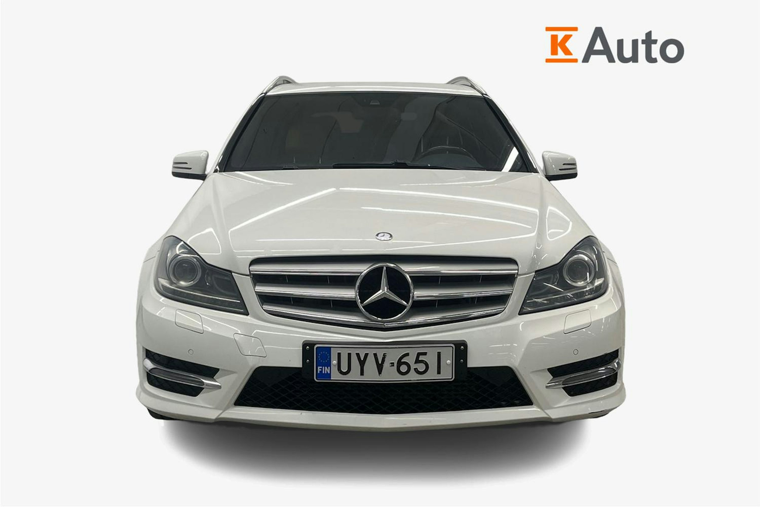 Valkoinen Mercedes-Benz C 2014 kuva 4.
