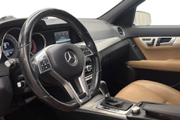 Valkoinen Mercedes-Benz C 2014 kuva 6.