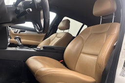 Valkoinen Mercedes-Benz C 2014 kuva 12.