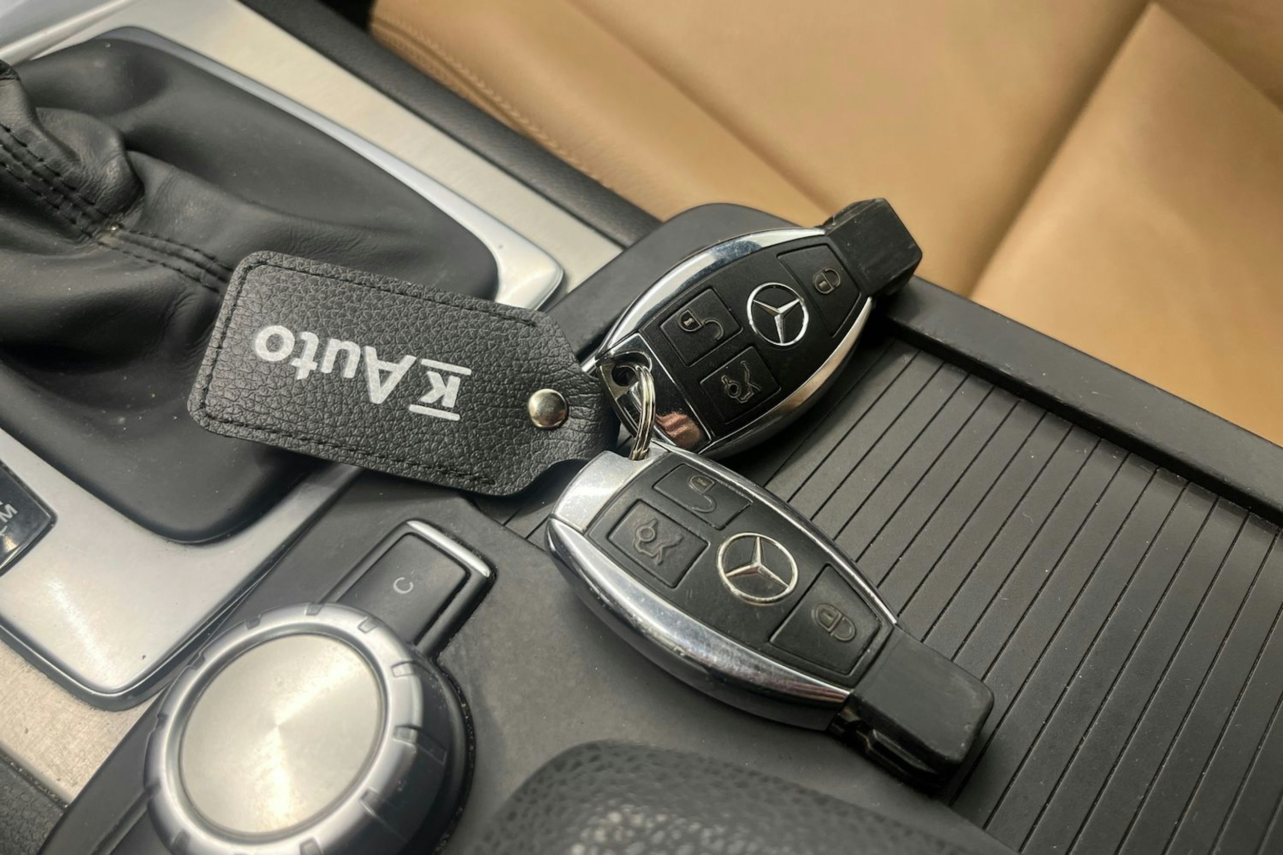 Valkoinen Mercedes-Benz C 2014 kuva 24.