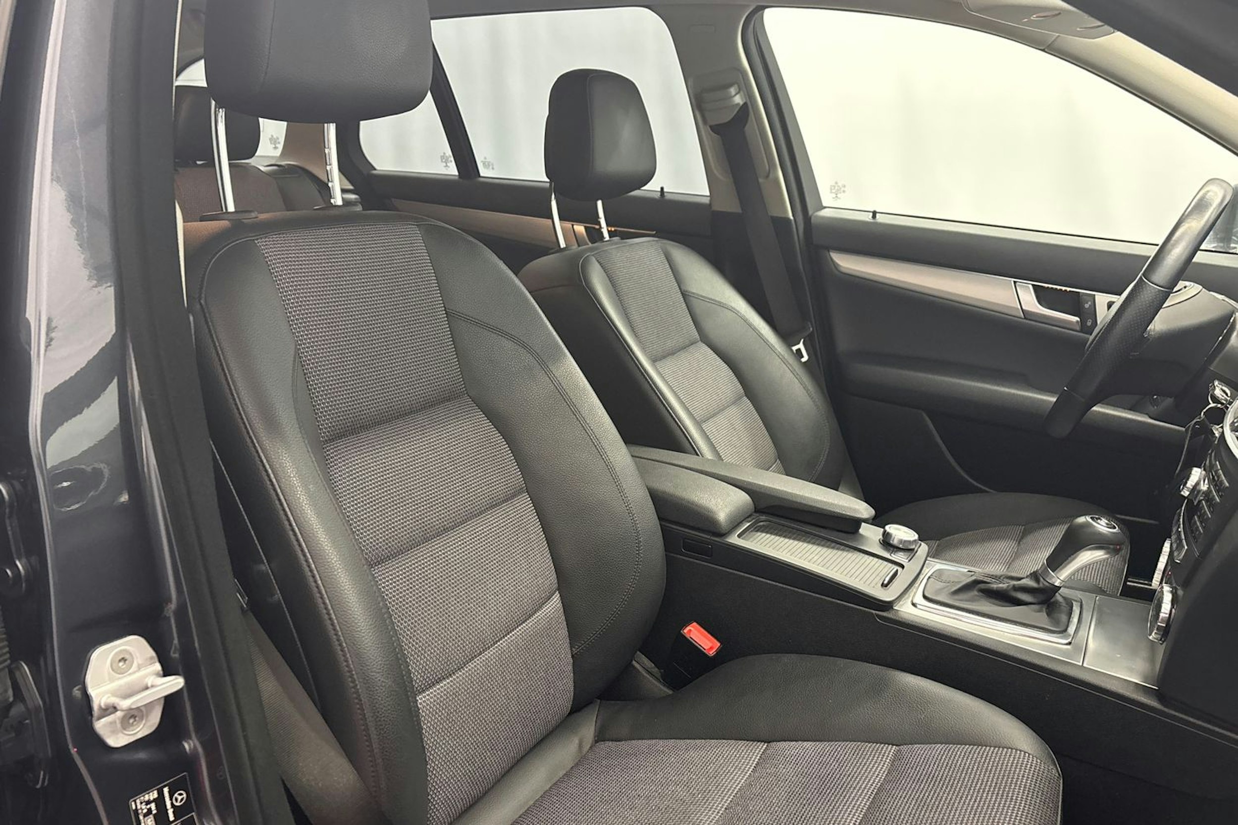 harmaa Mercedes-Benz C 2014 kuva 14.