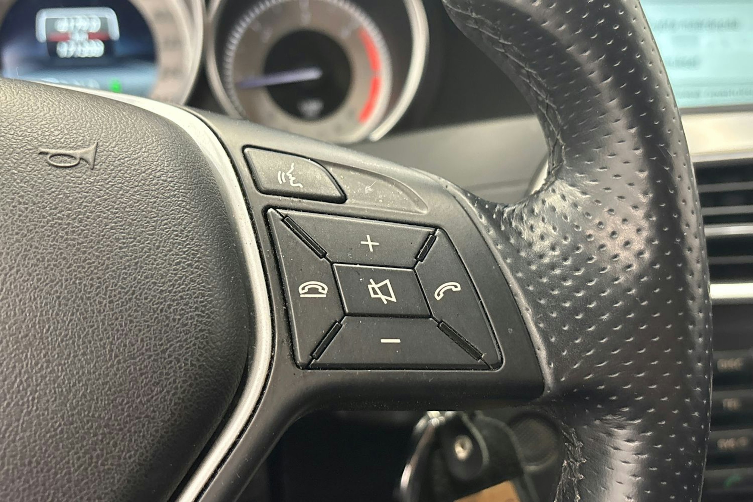 harmaa Mercedes-Benz C 2014 kuva 20.