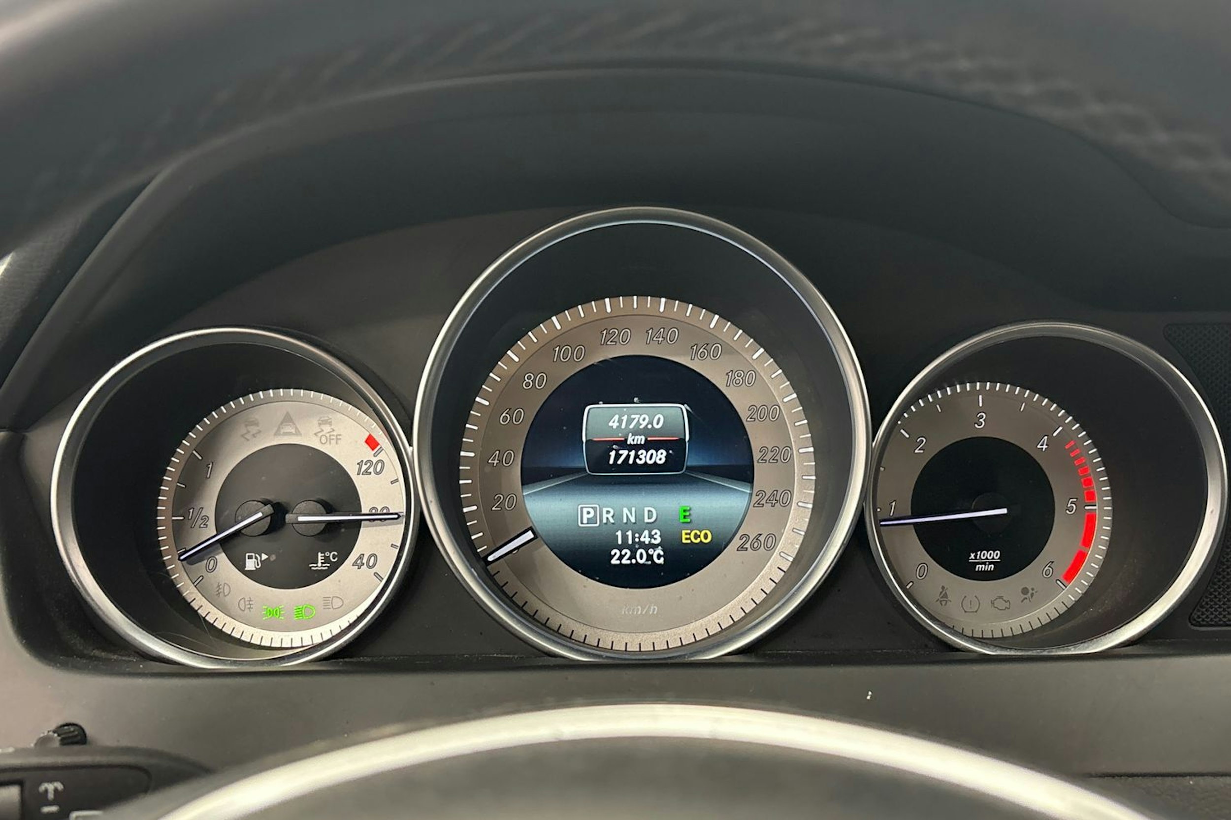 harmaa Mercedes-Benz C 2014 kuva 21.