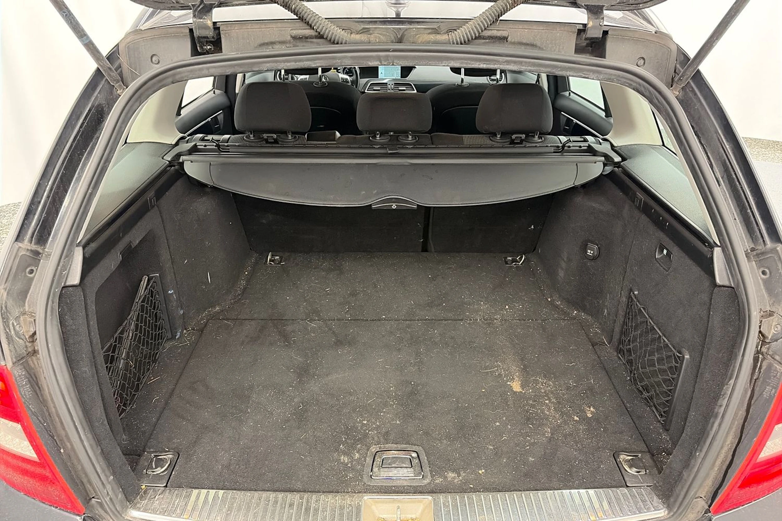 musta Mercedes-Benz C 2014 kuva 11.