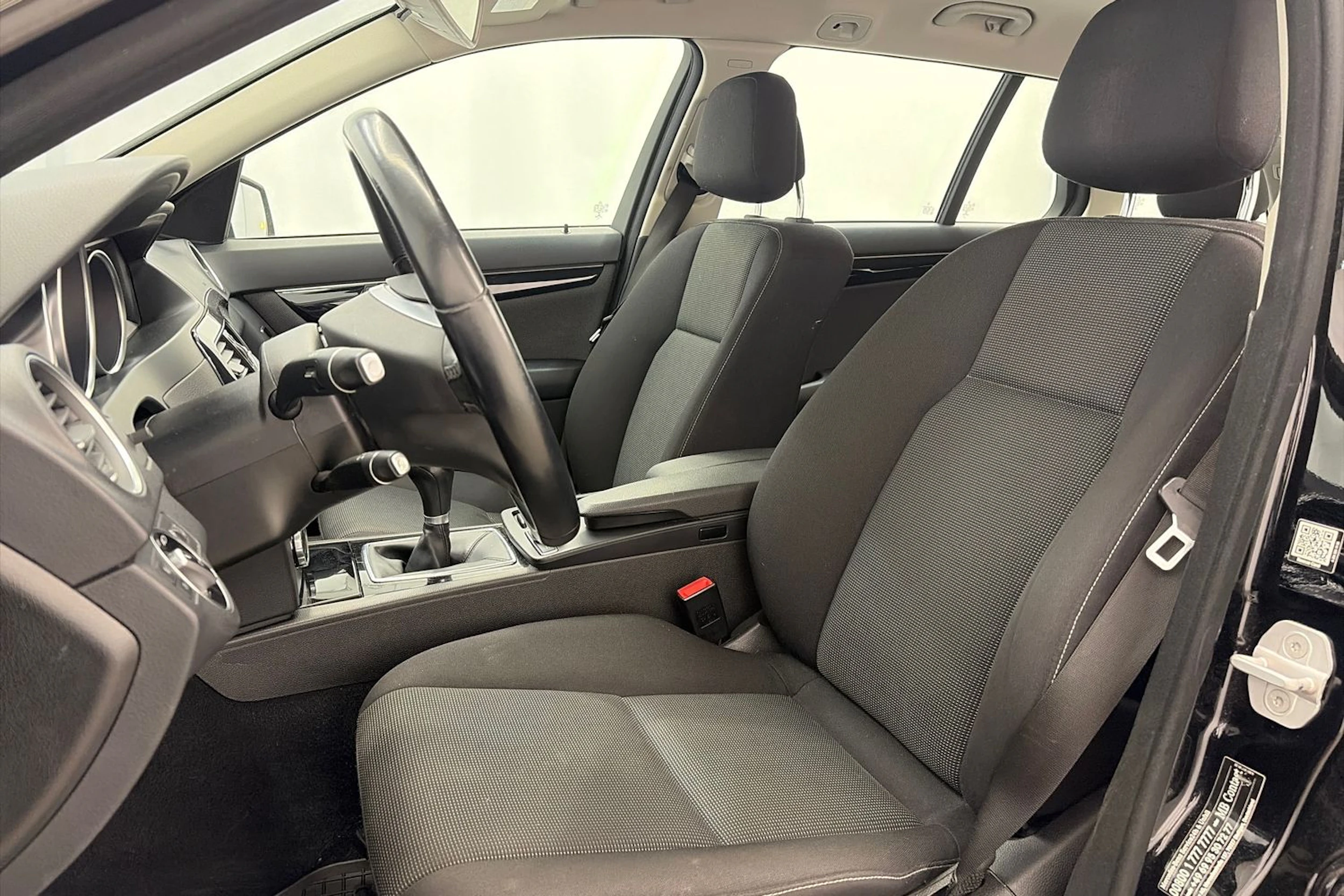 musta Mercedes-Benz C 2014 kuva 12.