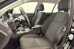 musta Mercedes-Benz C 2014 kuva 12.