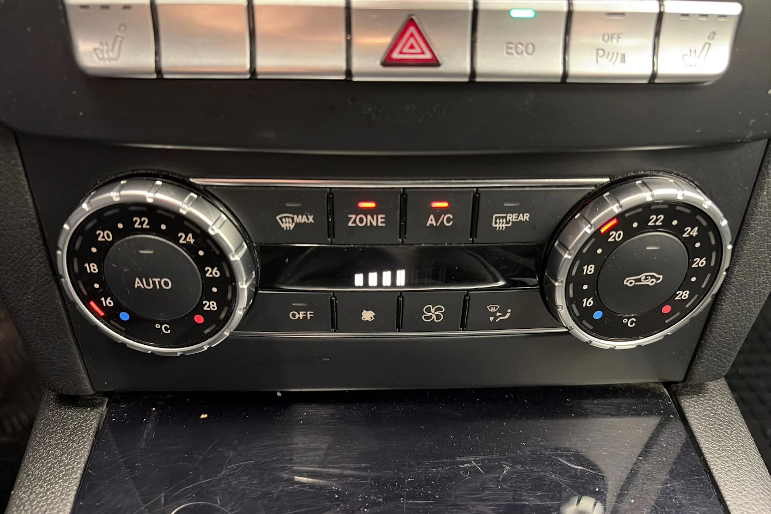 musta Mercedes-Benz C 2014 kuva 23.