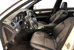 Valkoinen Mercedes-Benz C 2014 kuva 3.