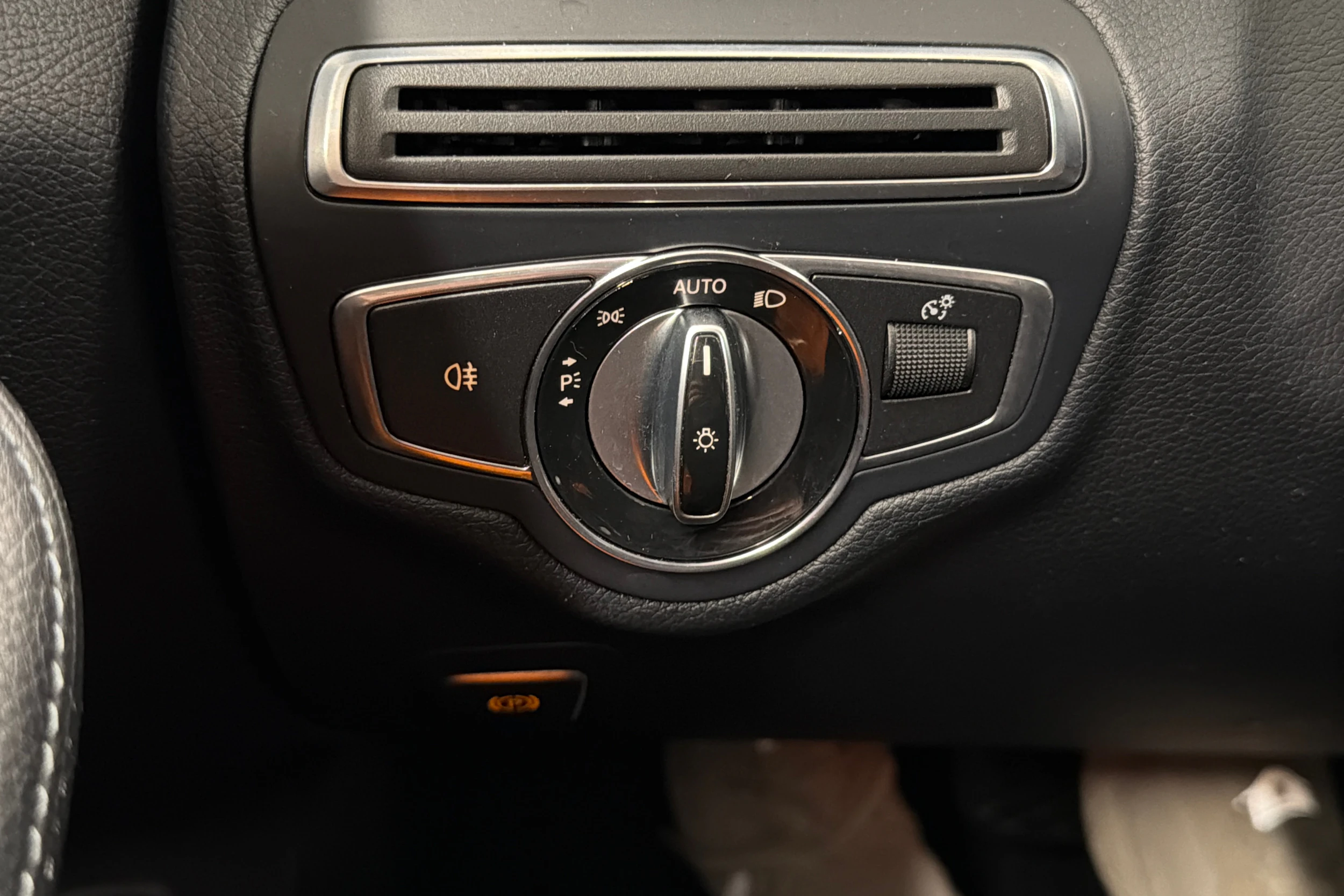 harmaa Mercedes-Benz C 2014 kuva 19.