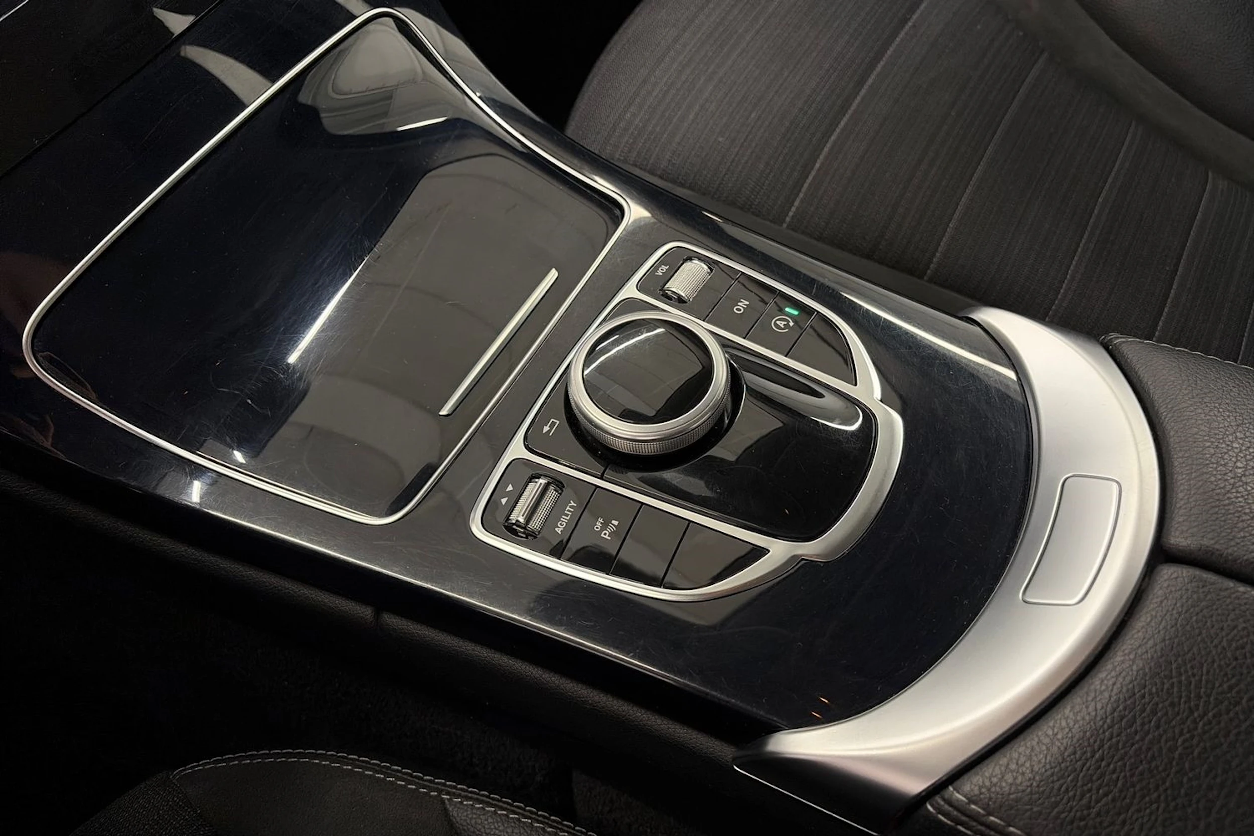 harmaa Mercedes-Benz C 2014 kuva 27.