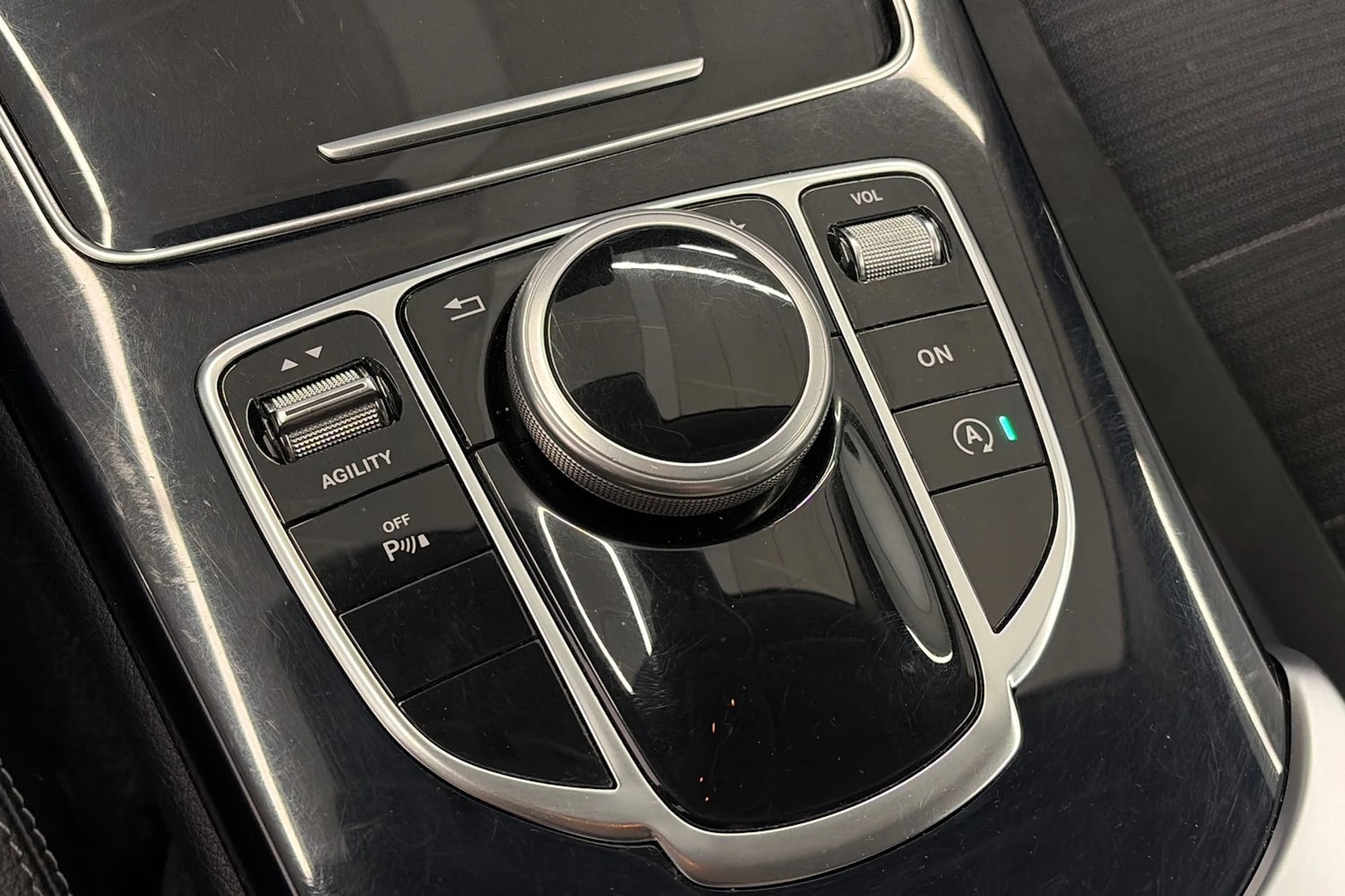 harmaa Mercedes-Benz C 2014 kuva 28.