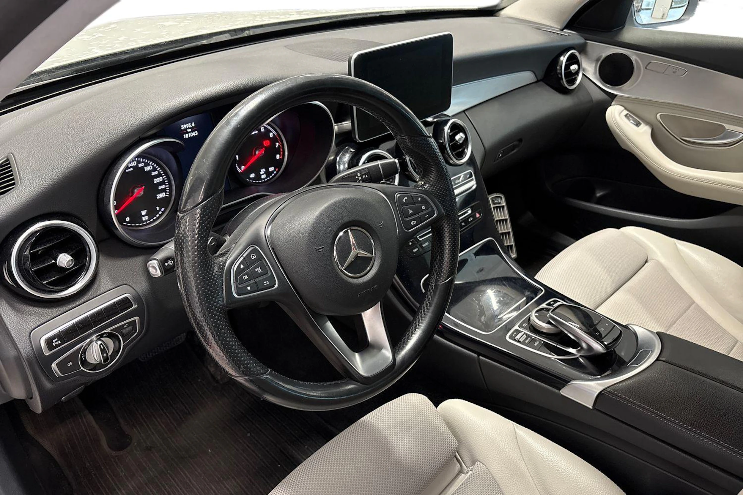 valkoinen Mercedes-Benz C 2014 kuva 3.