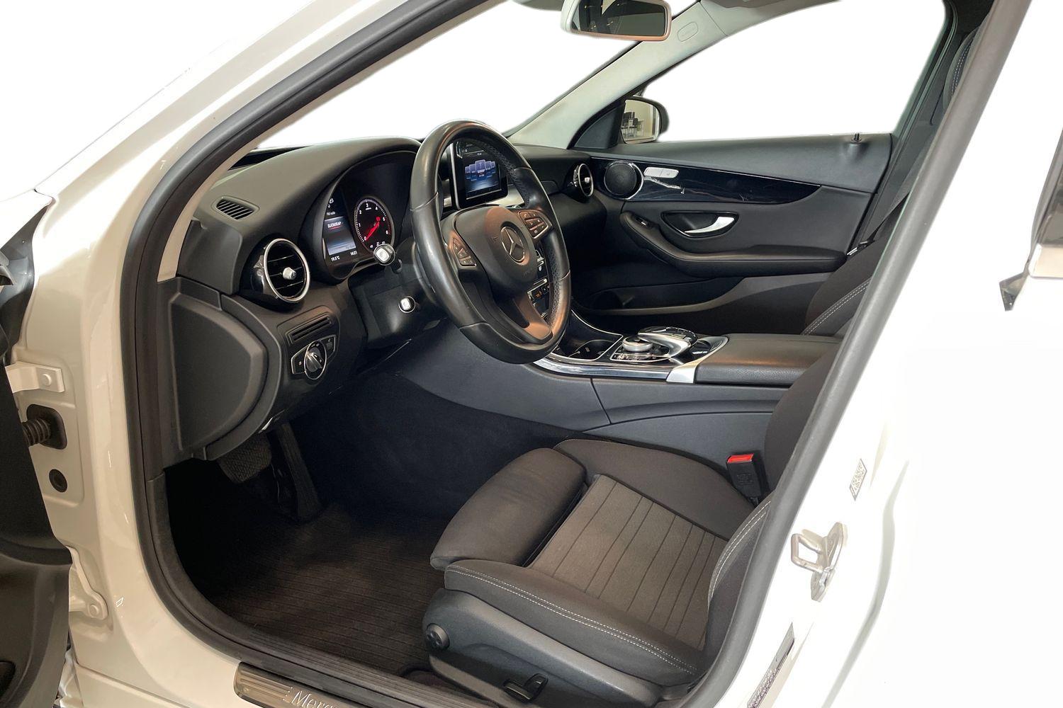 Mercedes-Benz C 2015, photo 7/37