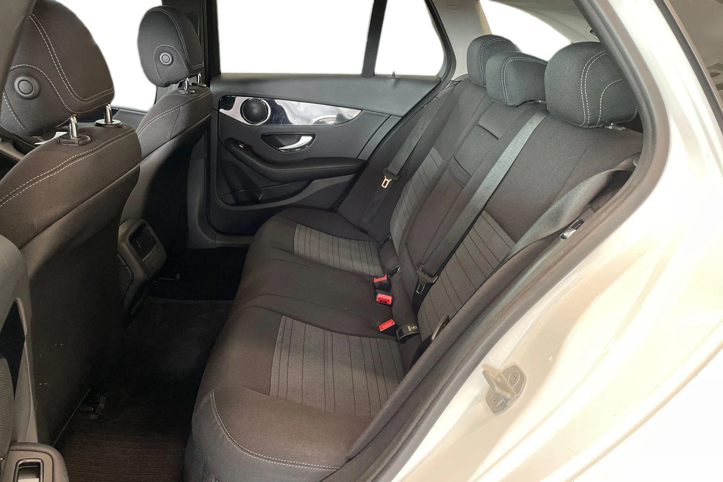 valkoinen Mercedes-Benz C 2015 kuva 8.