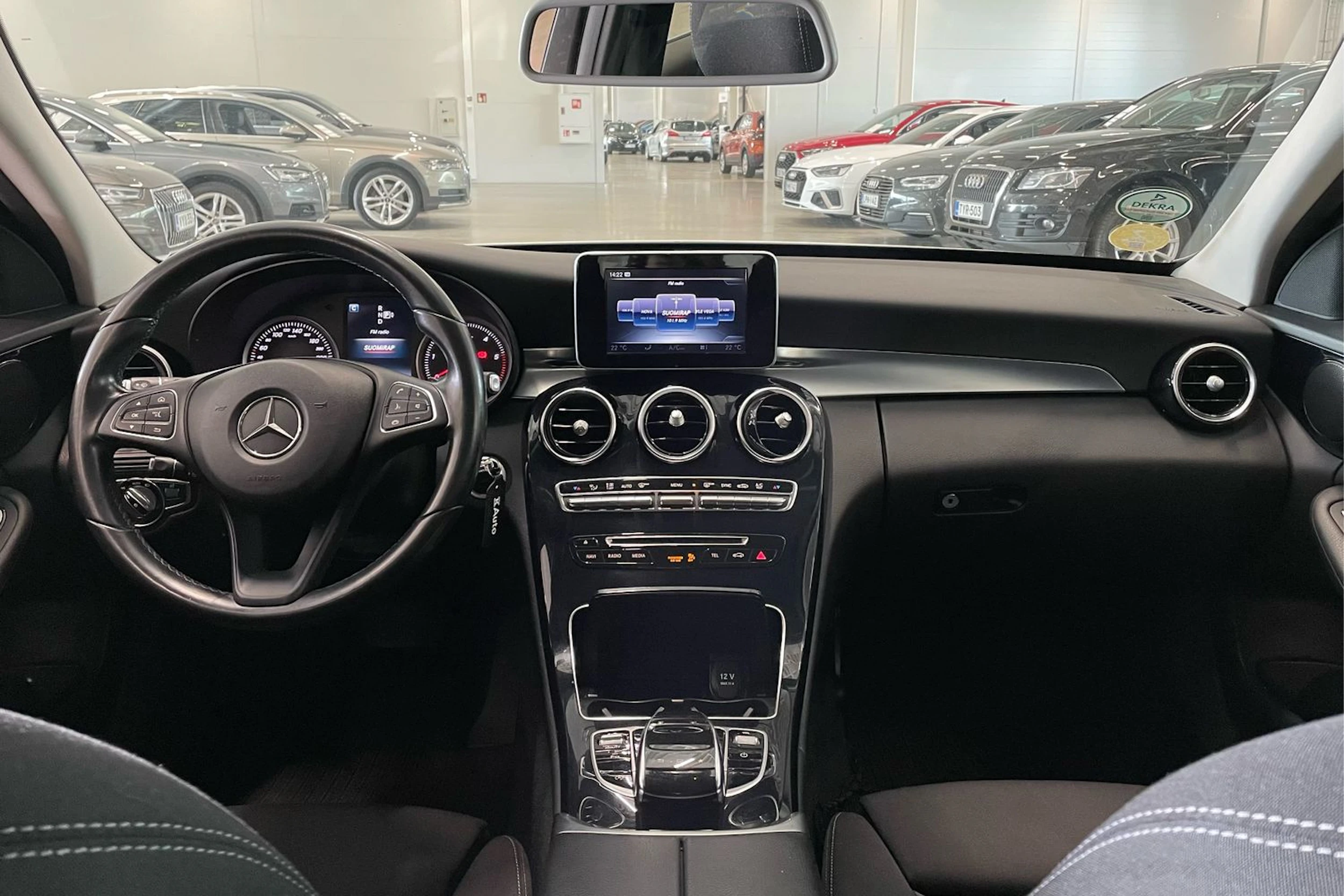 valkoinen Mercedes-Benz C 2015 kuva 11.