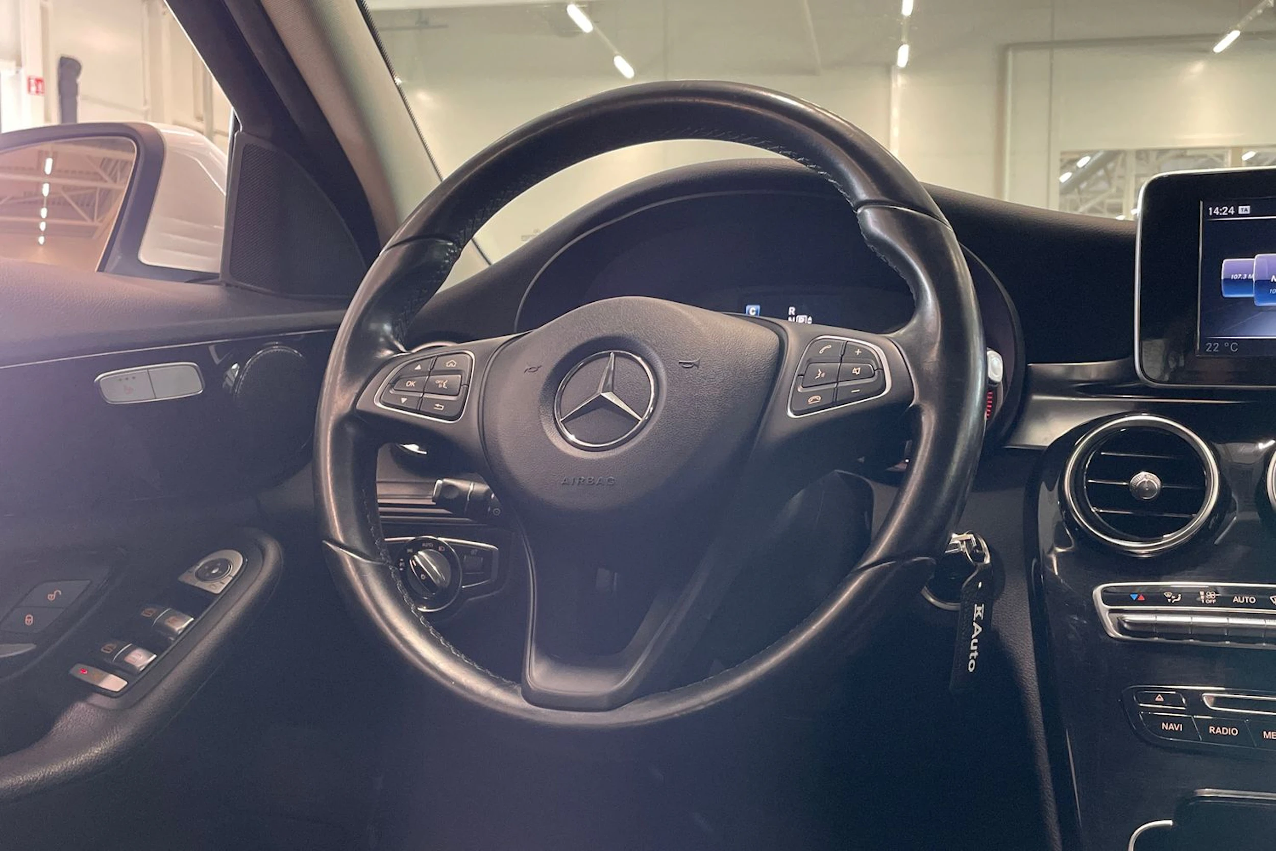valkoinen Mercedes-Benz C 2015 kuva 12.