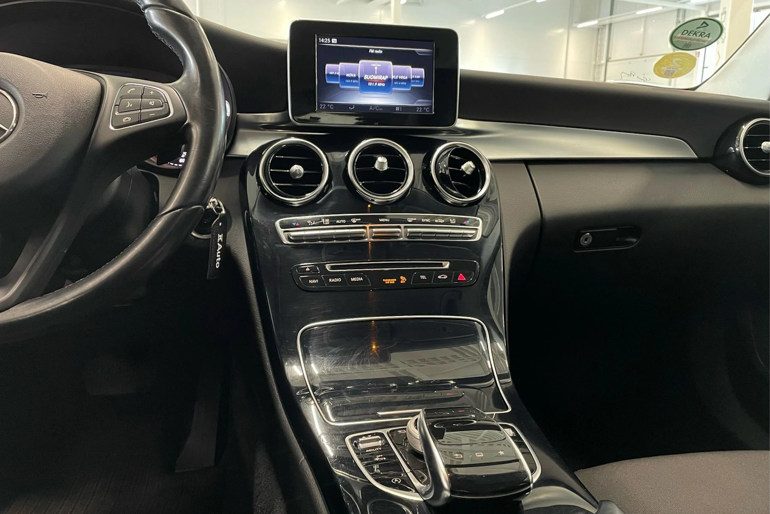 valkoinen Mercedes-Benz C 2015 kuva 19.