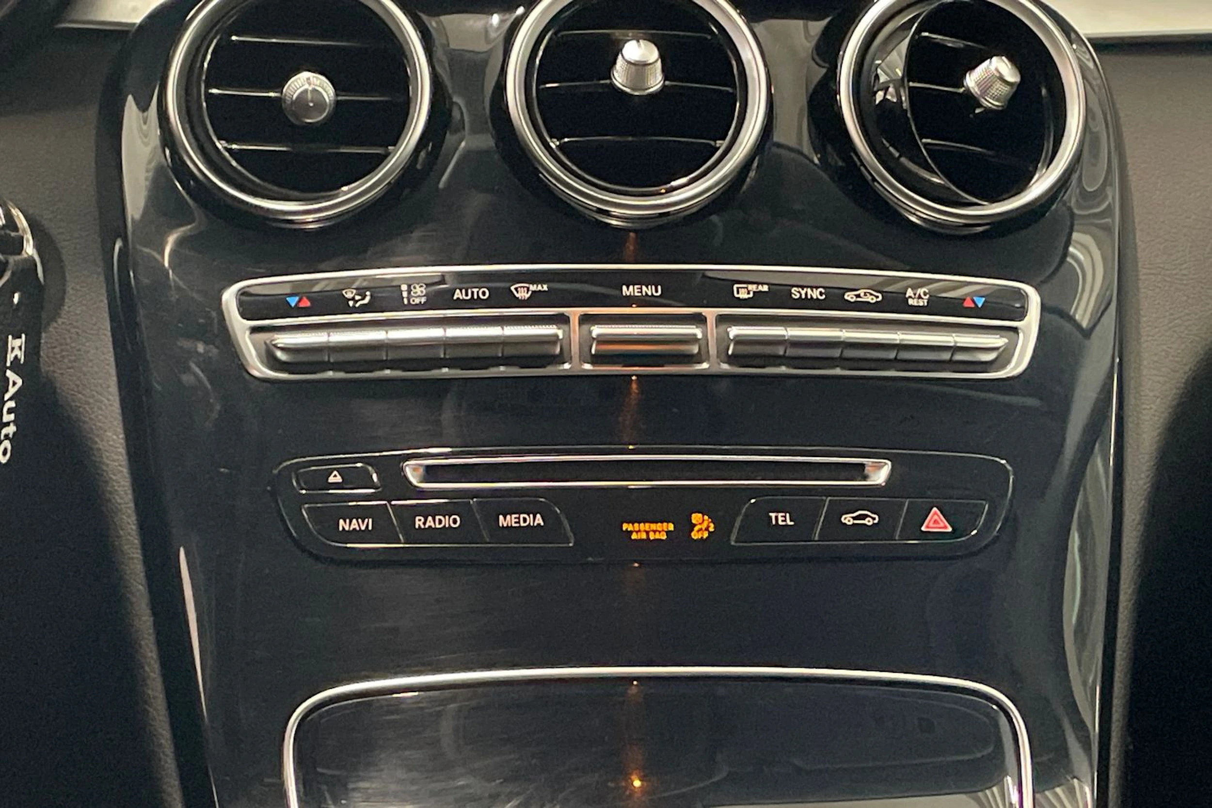 valkoinen Mercedes-Benz C 2015 kuva 25.