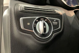 valkoinen Mercedes-Benz C 2015 kuva 28.