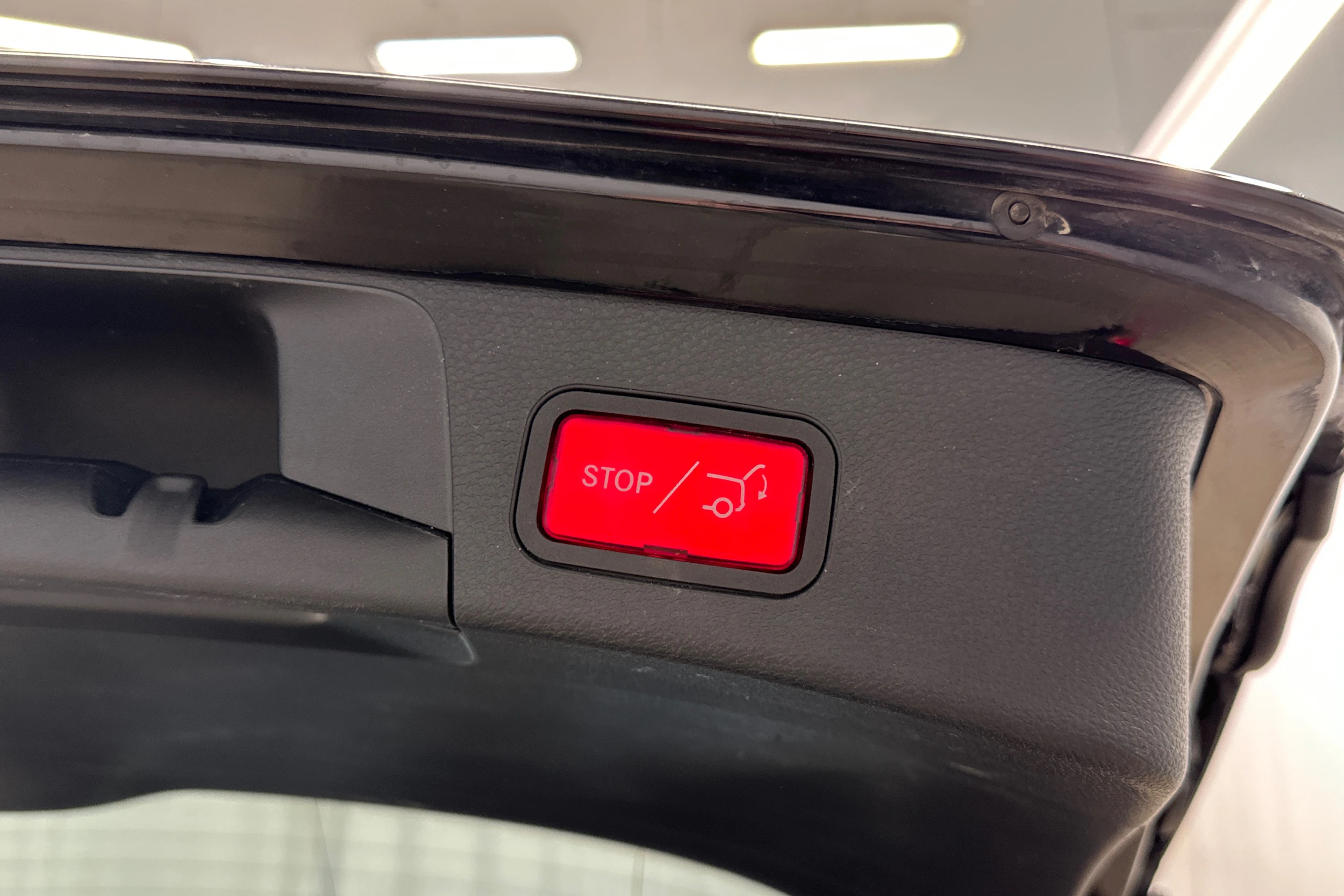 musta Mercedes-Benz C 2015 kuva 24.