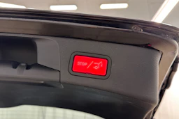 musta Mercedes-Benz C 2015 kuva 24.