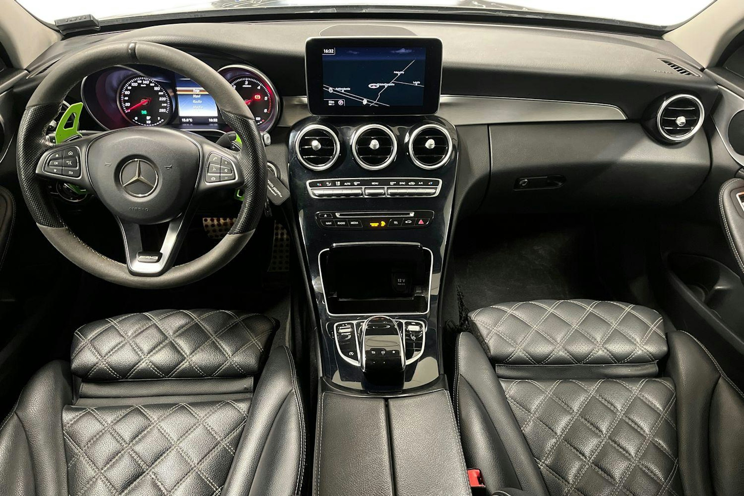 harmaa Mercedes-Benz C 2015 kuva 9.