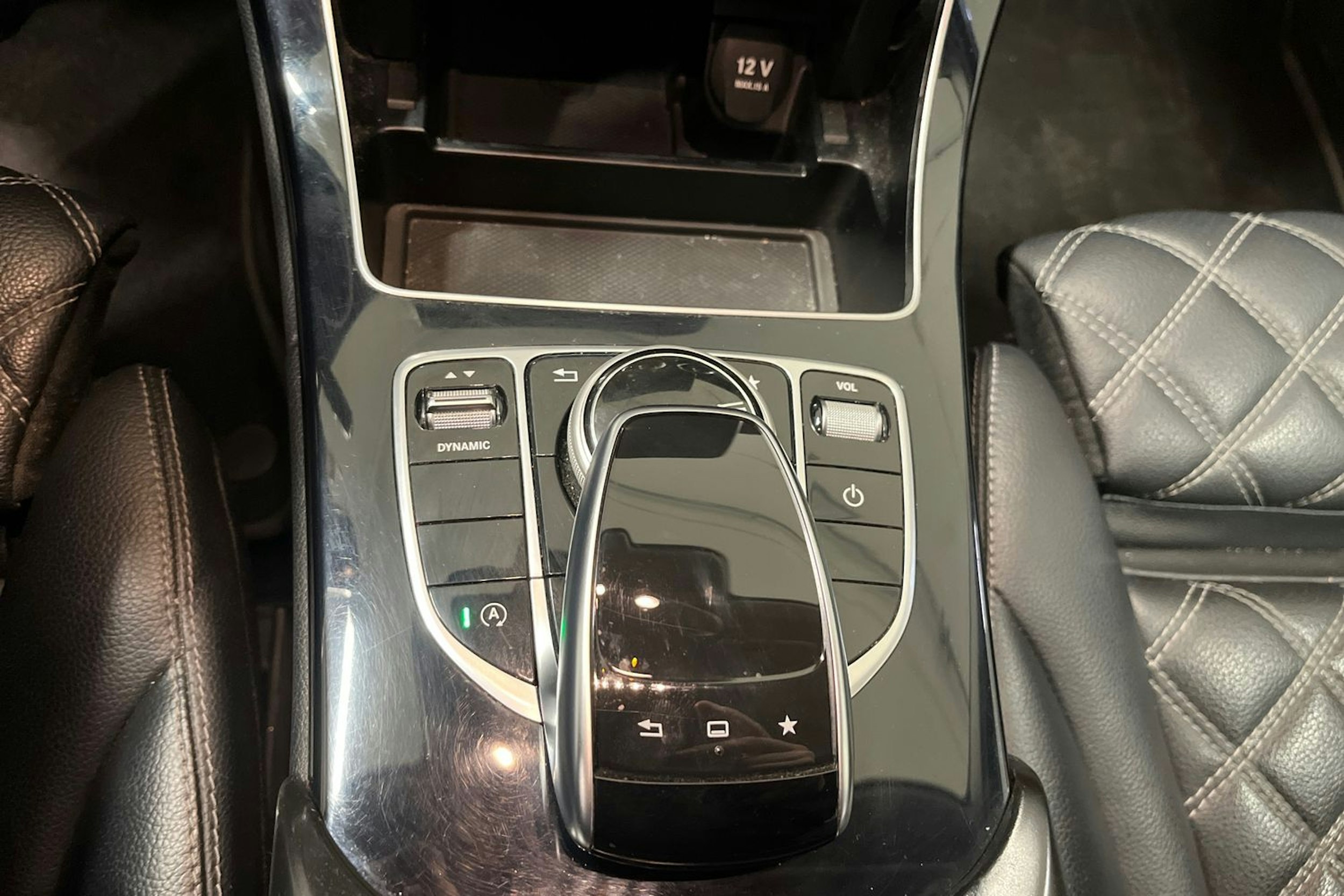 harmaa Mercedes-Benz C 2015 kuva 17.