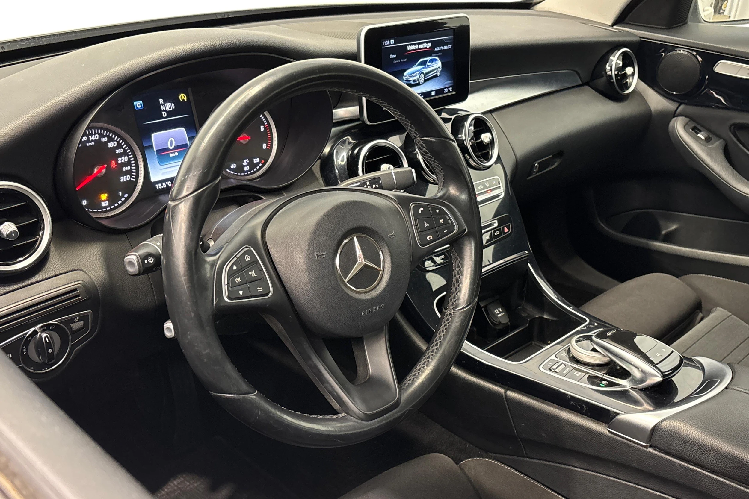 valkoinen Mercedes-Benz C 2015 kuva 8.