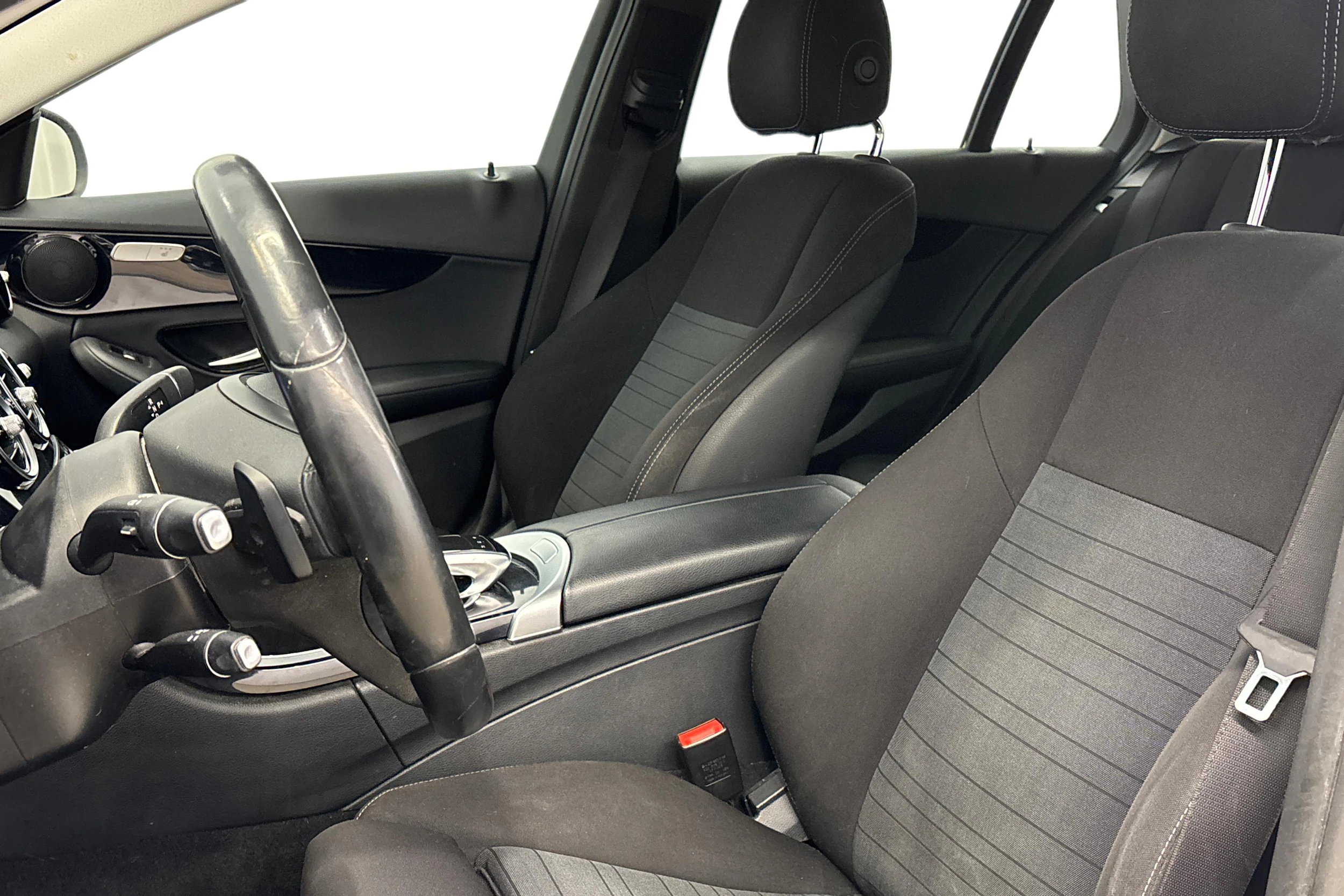 valkoinen Mercedes-Benz C 2015 kuva 9.