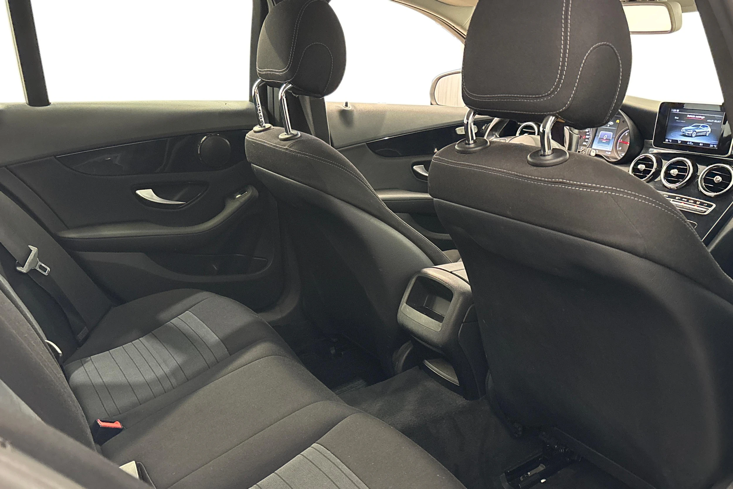 valkoinen Mercedes-Benz C 2015 kuva 12.