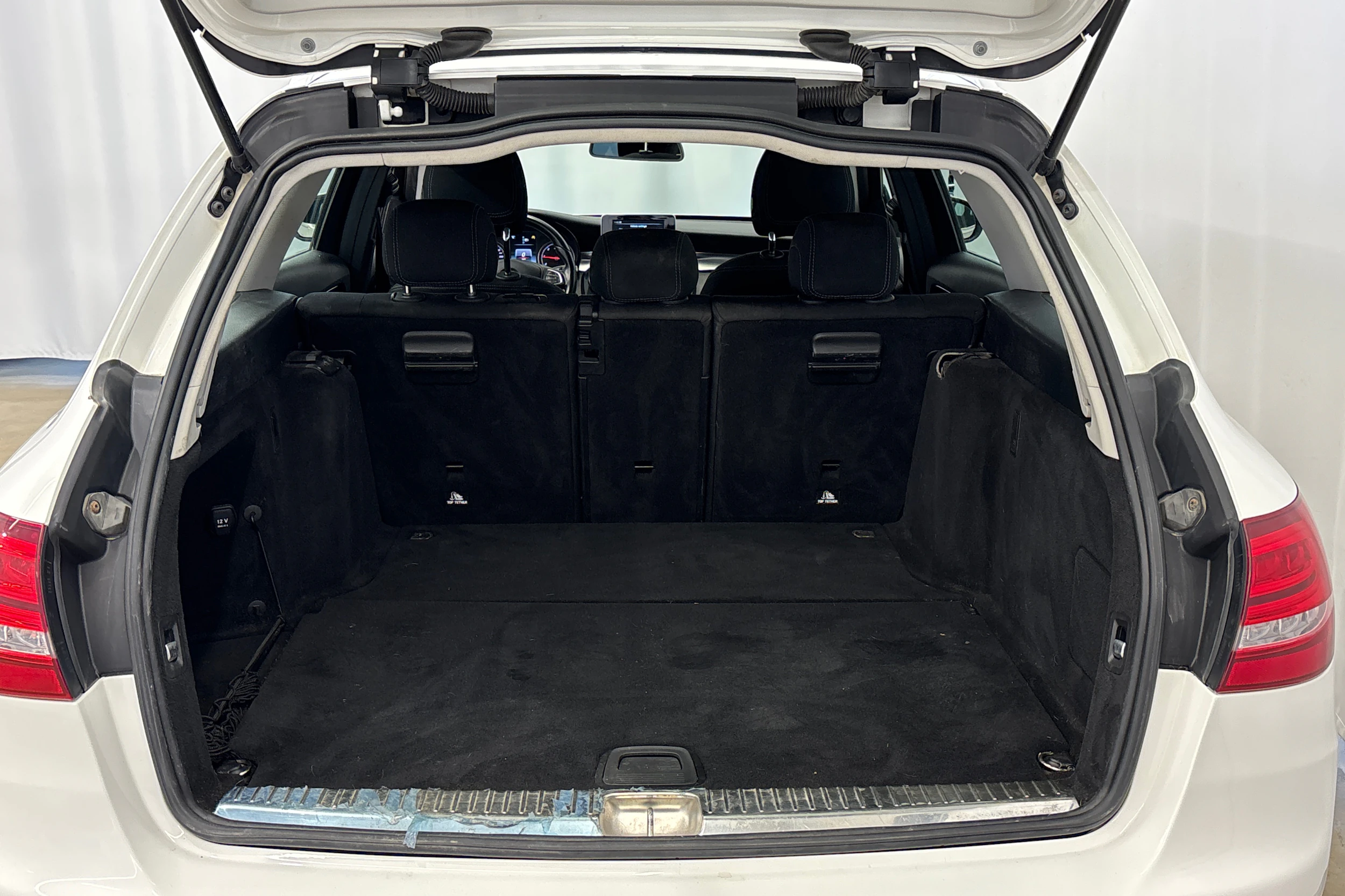 valkoinen Mercedes-Benz C 2015 kuva 15.