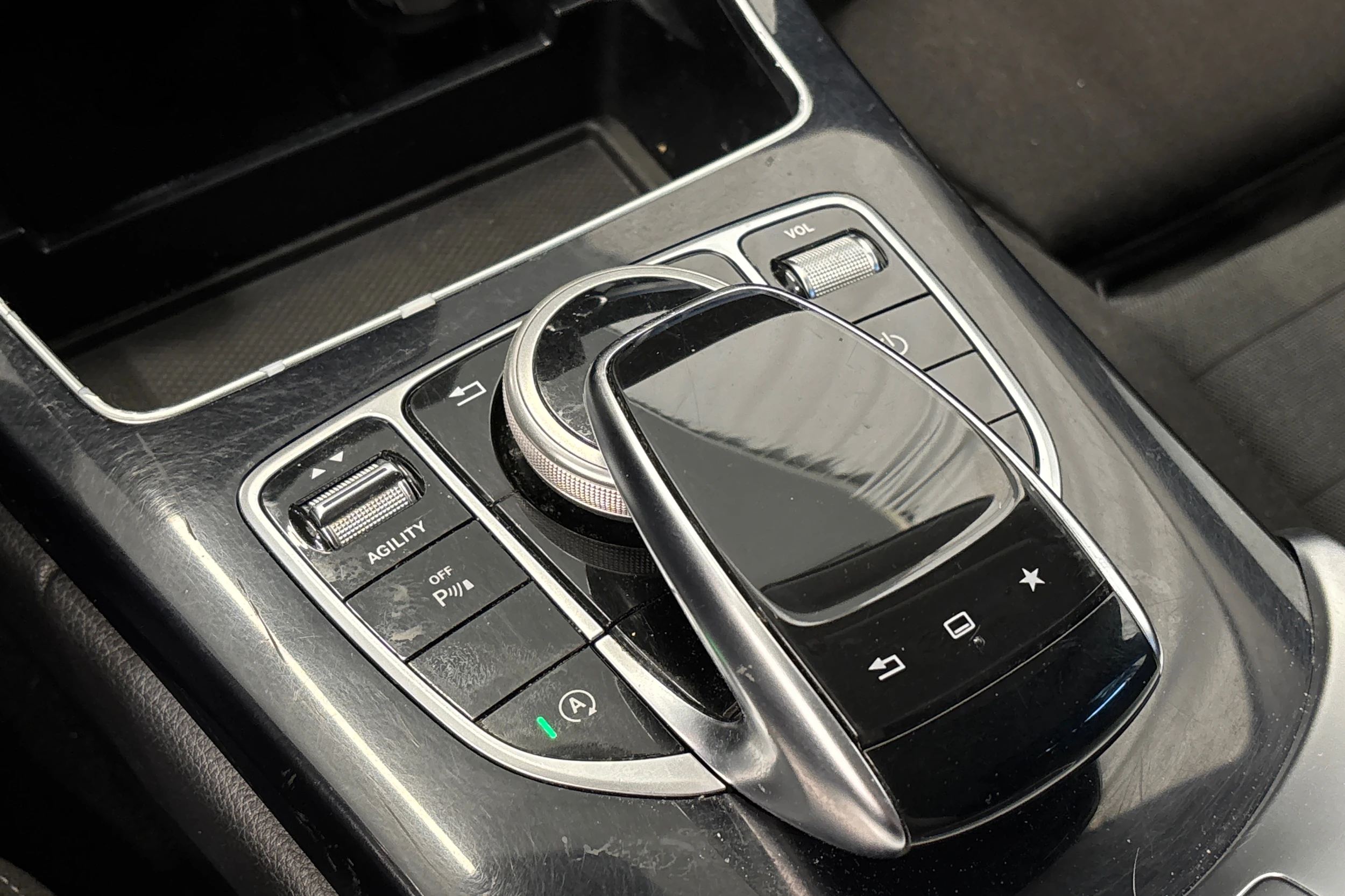 valkoinen Mercedes-Benz C 2015 kuva 26.