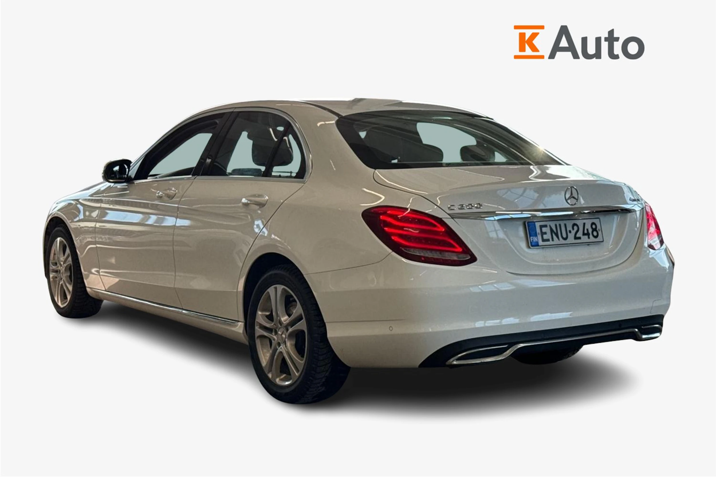 valkoinen Mercedes-Benz C 2015 kuva 2.