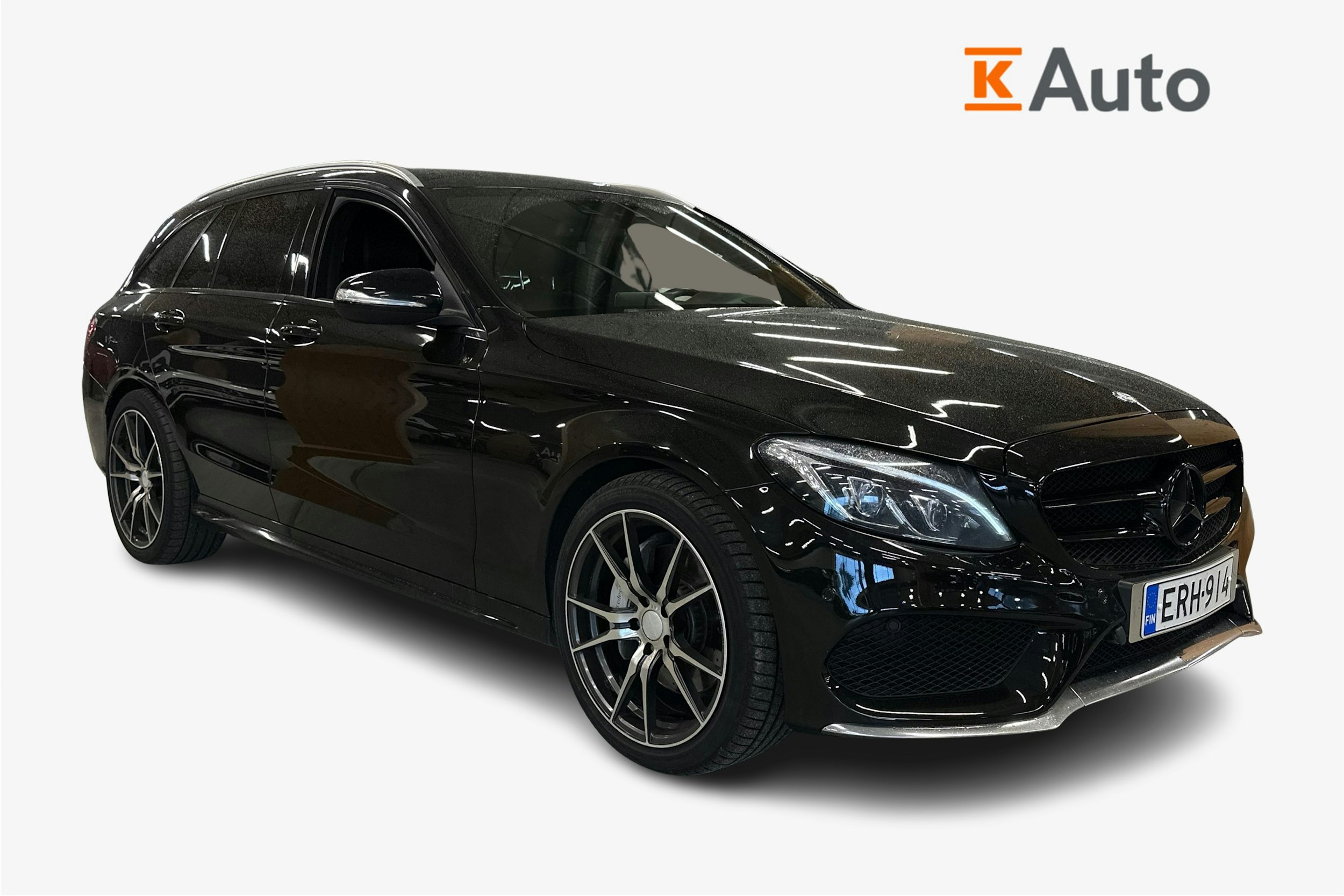 musta Mercedes-Benz C 2015 kuva 1.