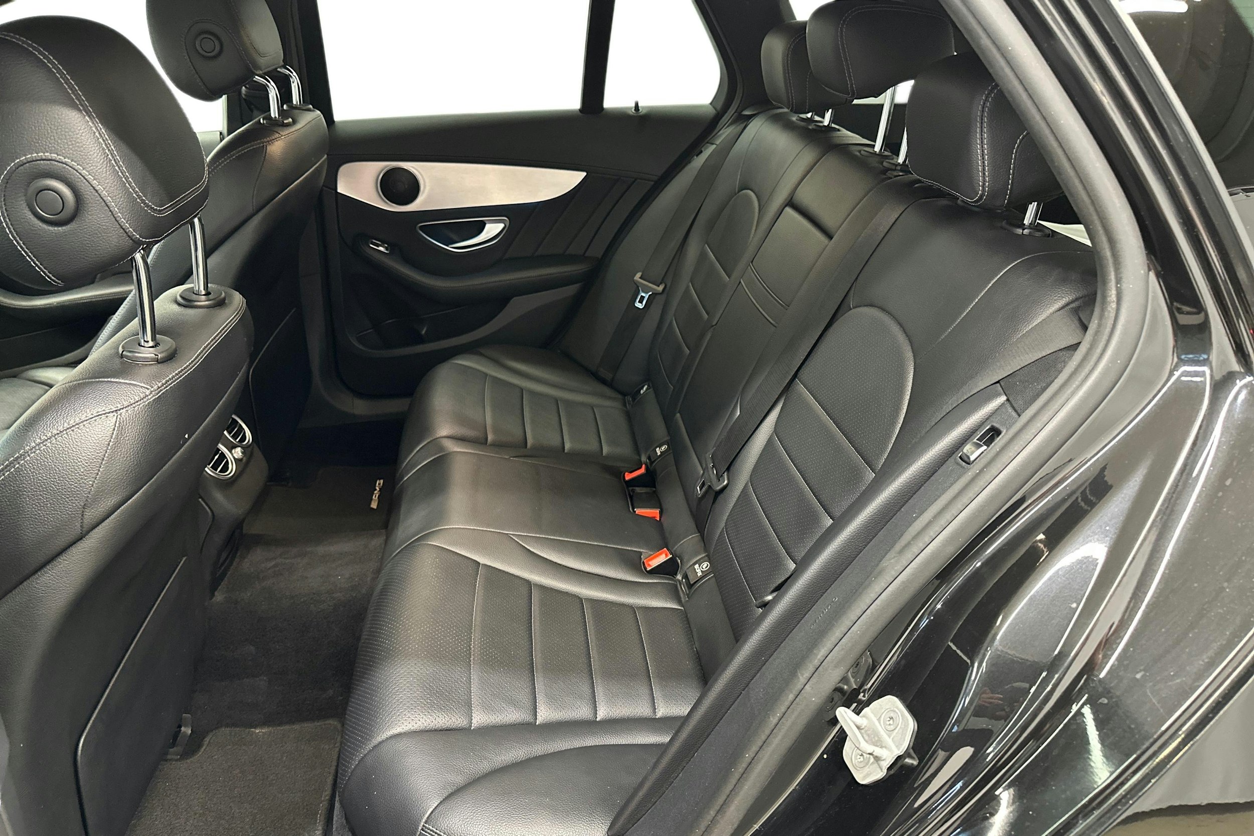 musta Mercedes-Benz C 2015 kuva 10.