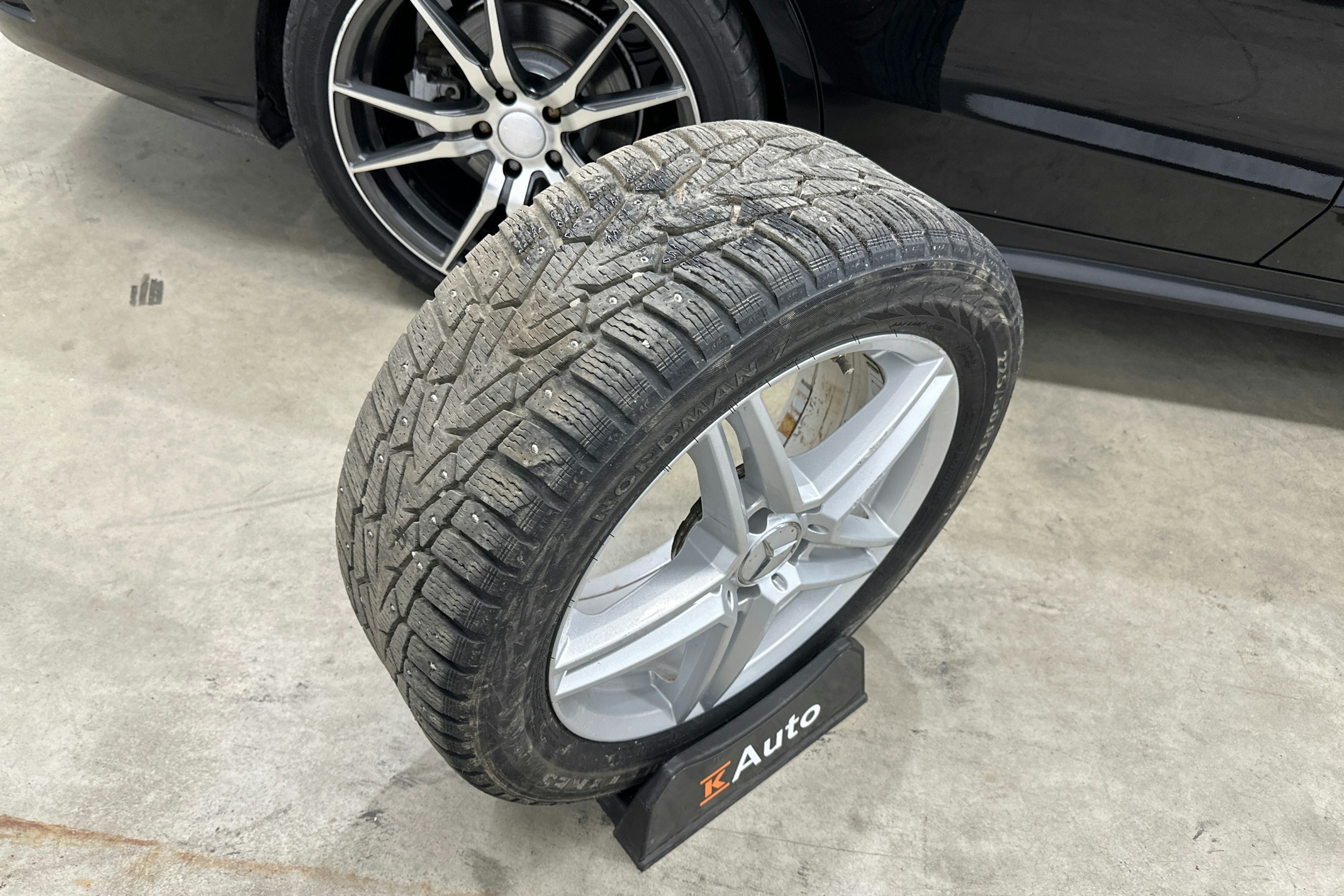 musta Mercedes-Benz C 2015 kuva 25.