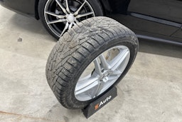 musta Mercedes-Benz C 2015 kuva 25.