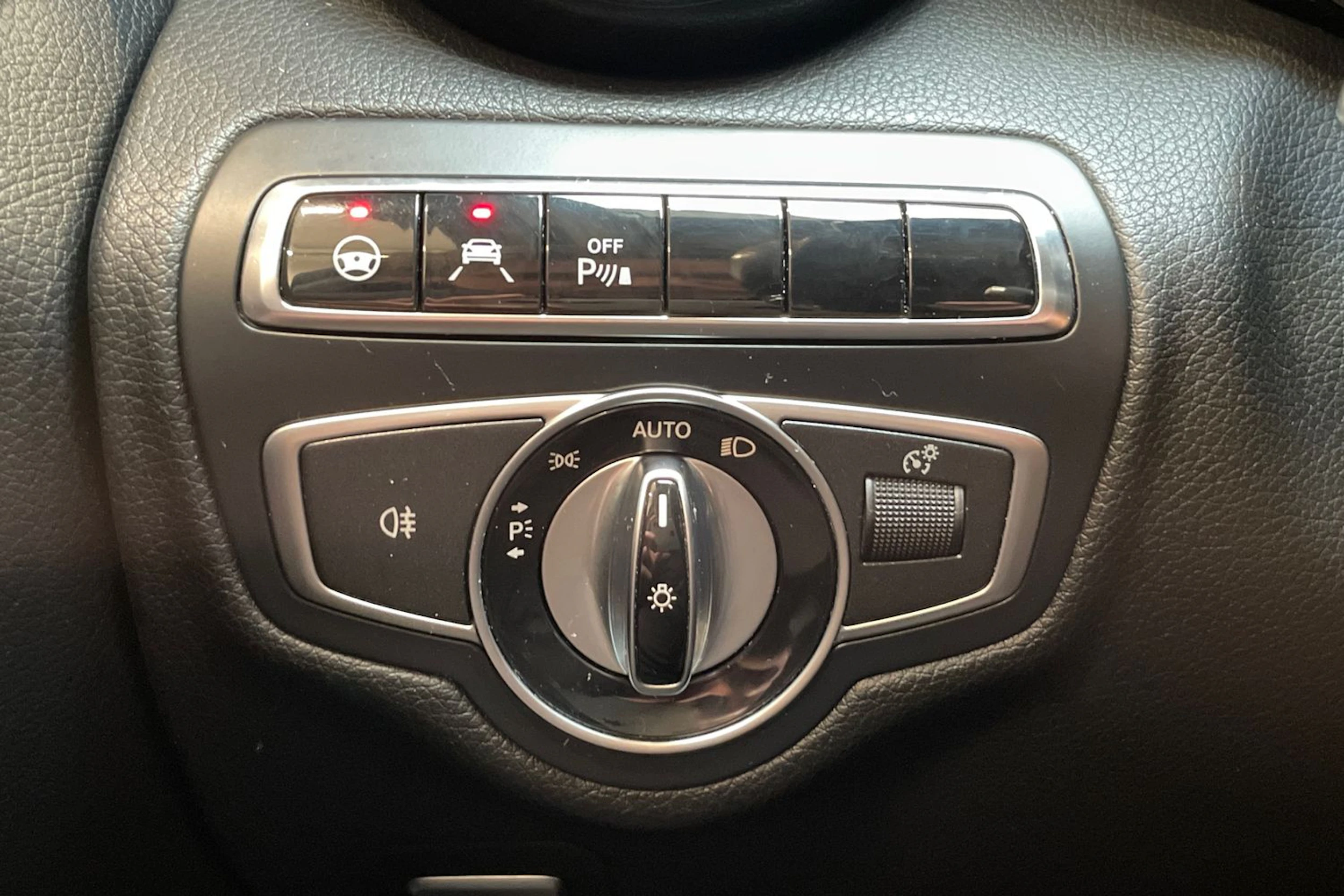 harmaa Mercedes-Benz C 2015 kuva 18.