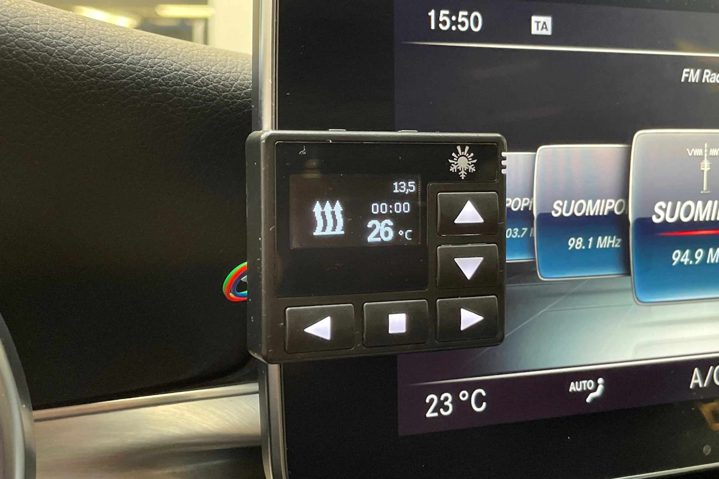 harmaa Mercedes-Benz C 2015 kuva 22.