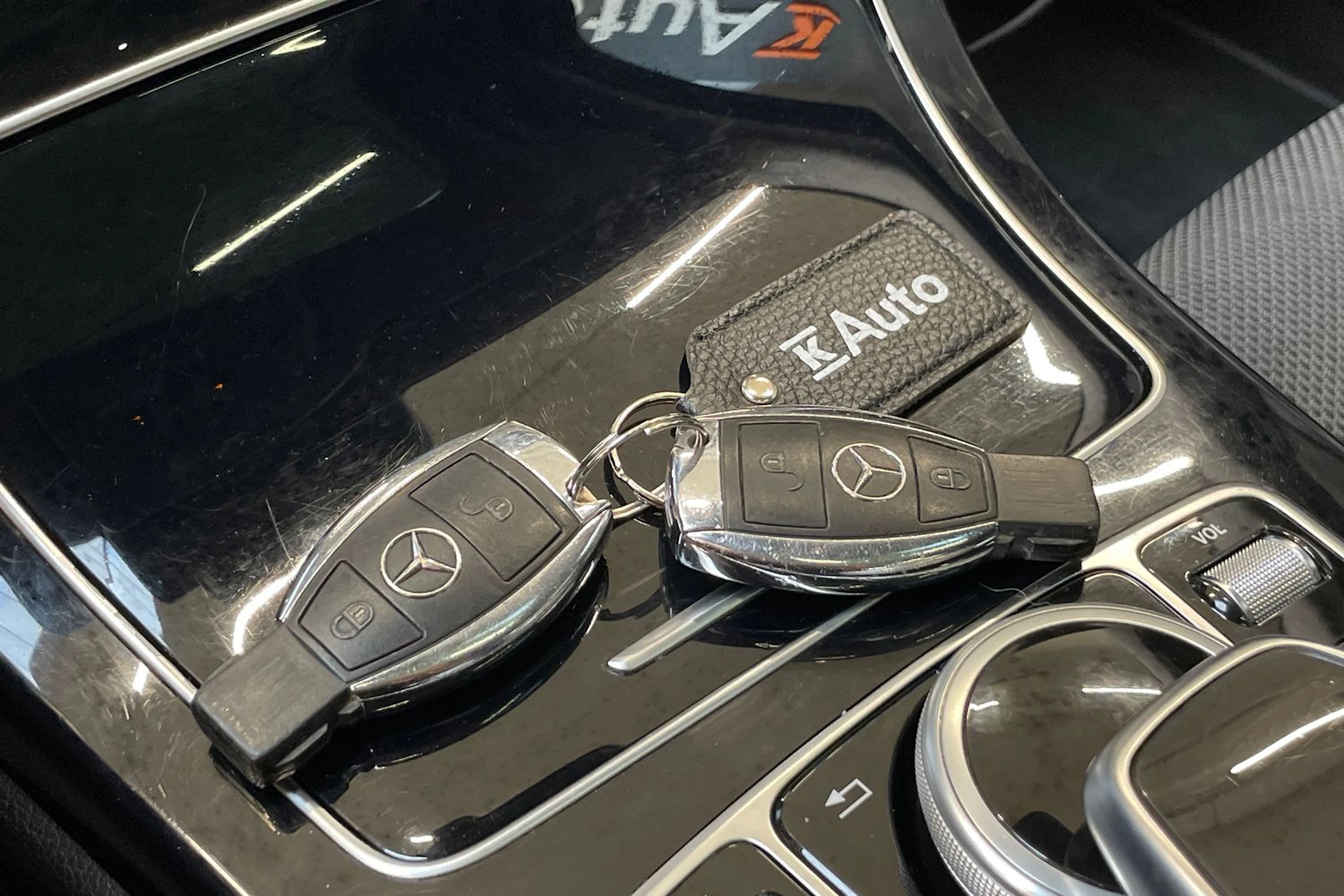 harmaa Mercedes-Benz C 2015 kuva 29.