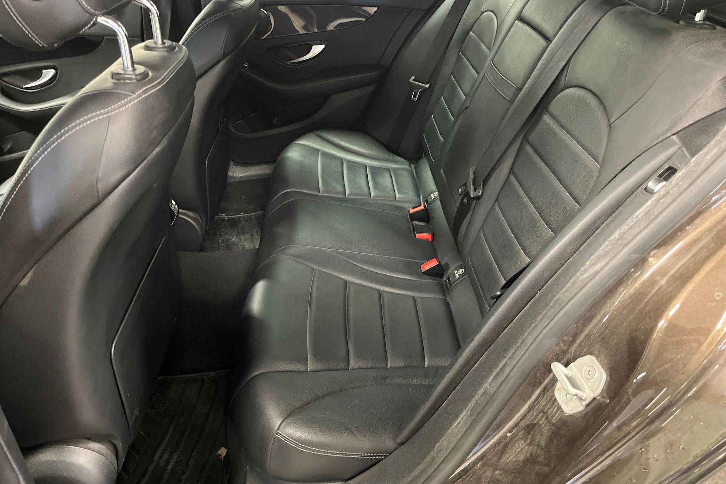ruskea (beige) Mercedes-Benz C 2015 kuva 11.