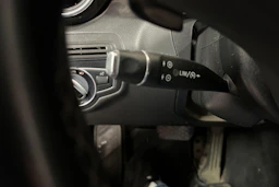 ruskea (beige) Mercedes-Benz C 2015 kuva 12.