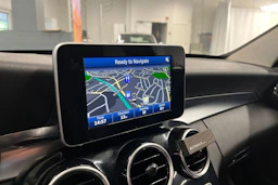 ruskea (beige) Mercedes-Benz C 2015 kuva 18.