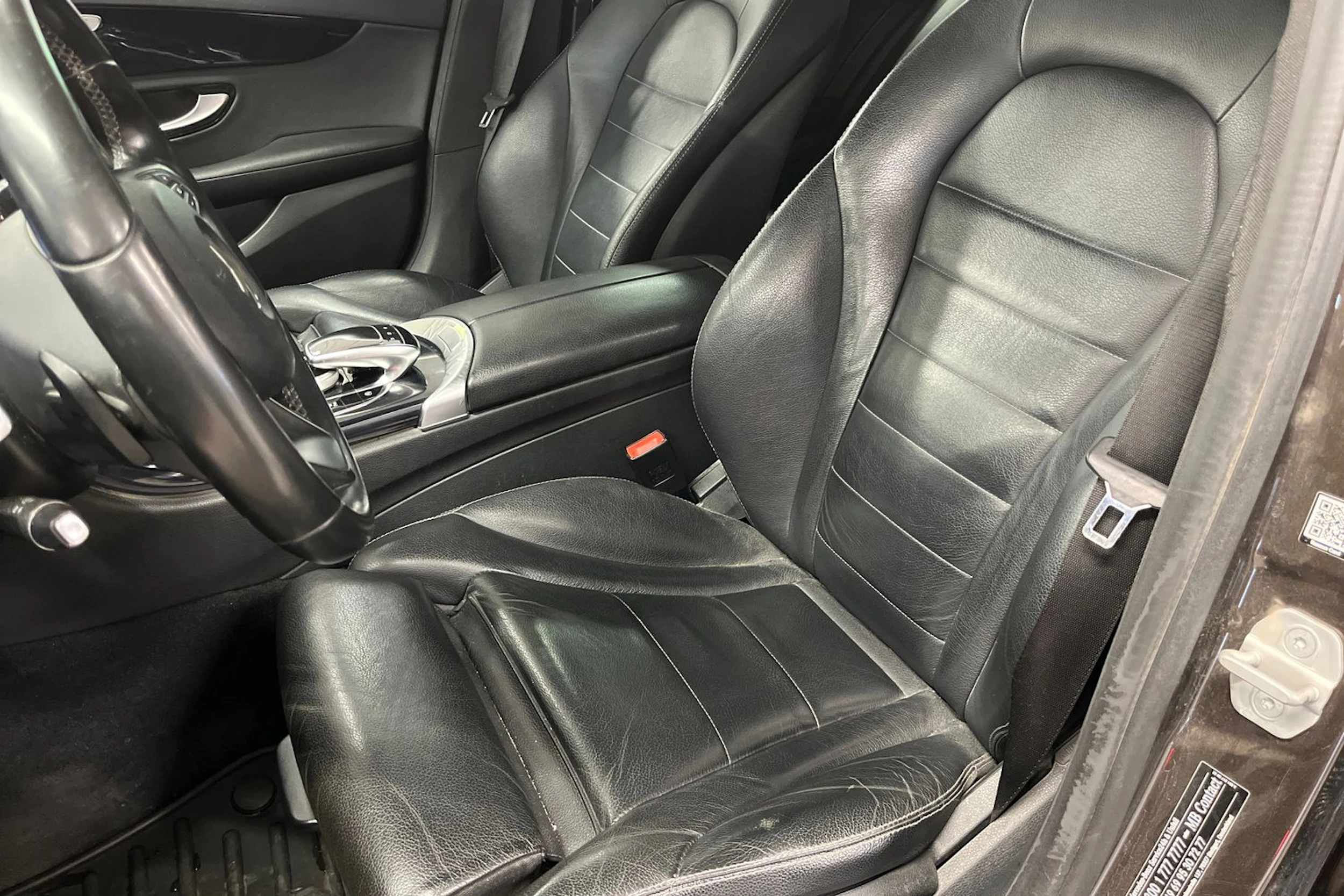 ruskea (beige) Mercedes-Benz C 2015 kuva 31.