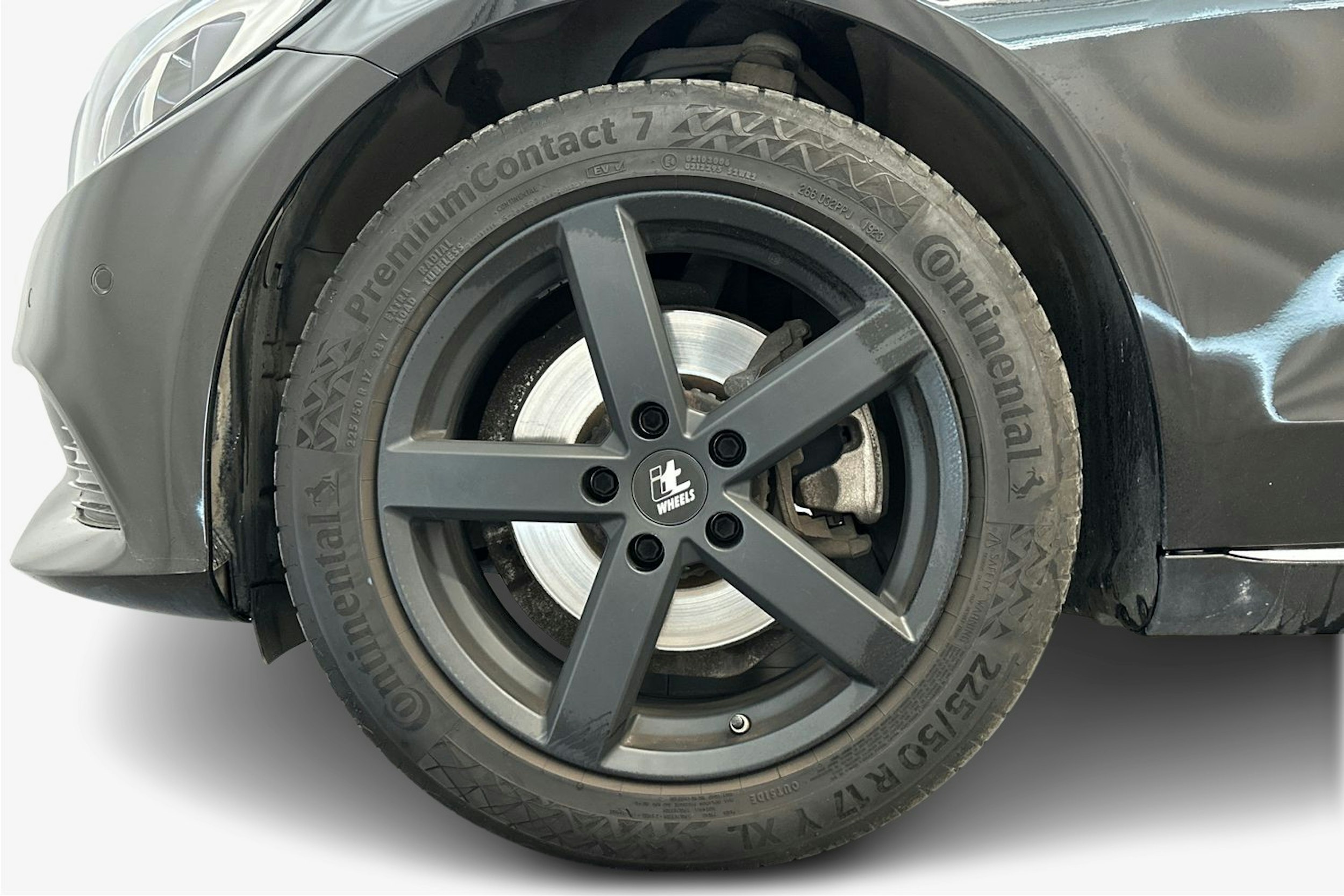 Musta Mercedes-Benz C 2015 kuva 11.