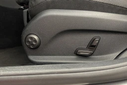 harmaa Mercedes-Benz C 2015 kuva 18.