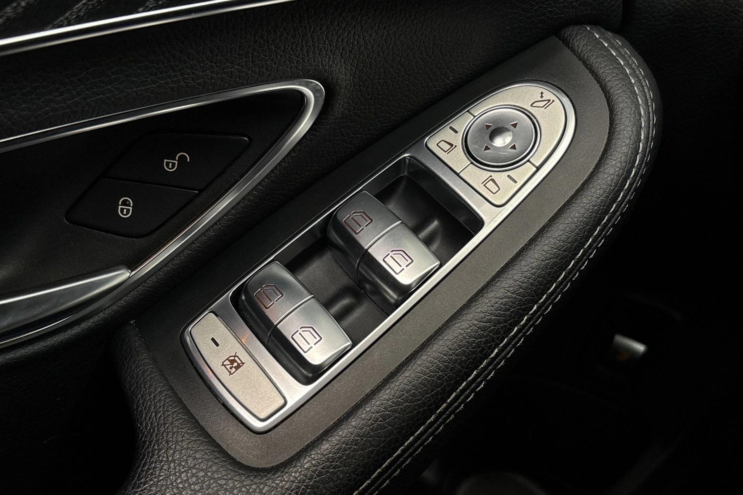 harmaa Mercedes-Benz C 2015 kuva 25.