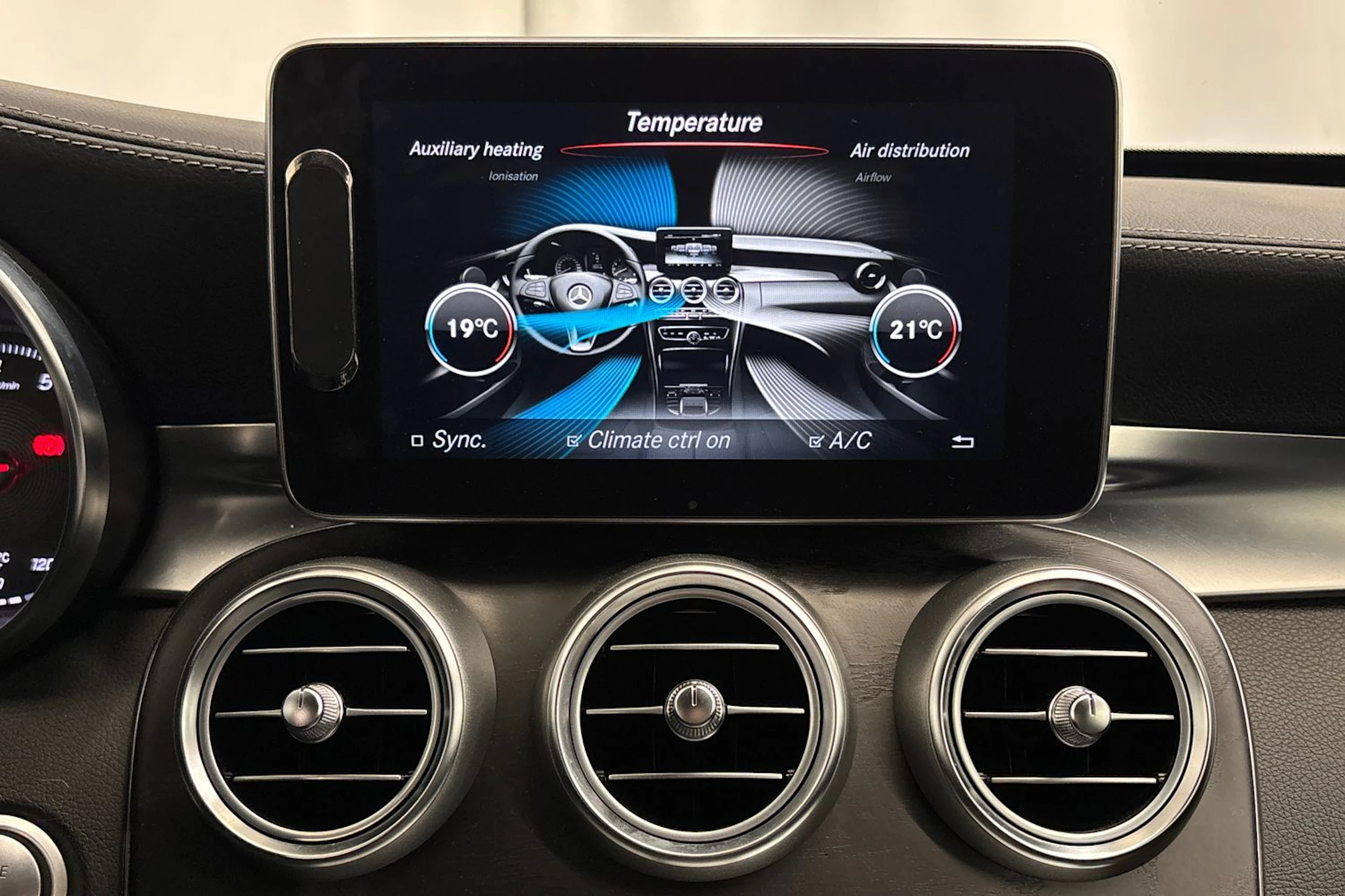 harmaa Mercedes-Benz C 2015 kuva 32.