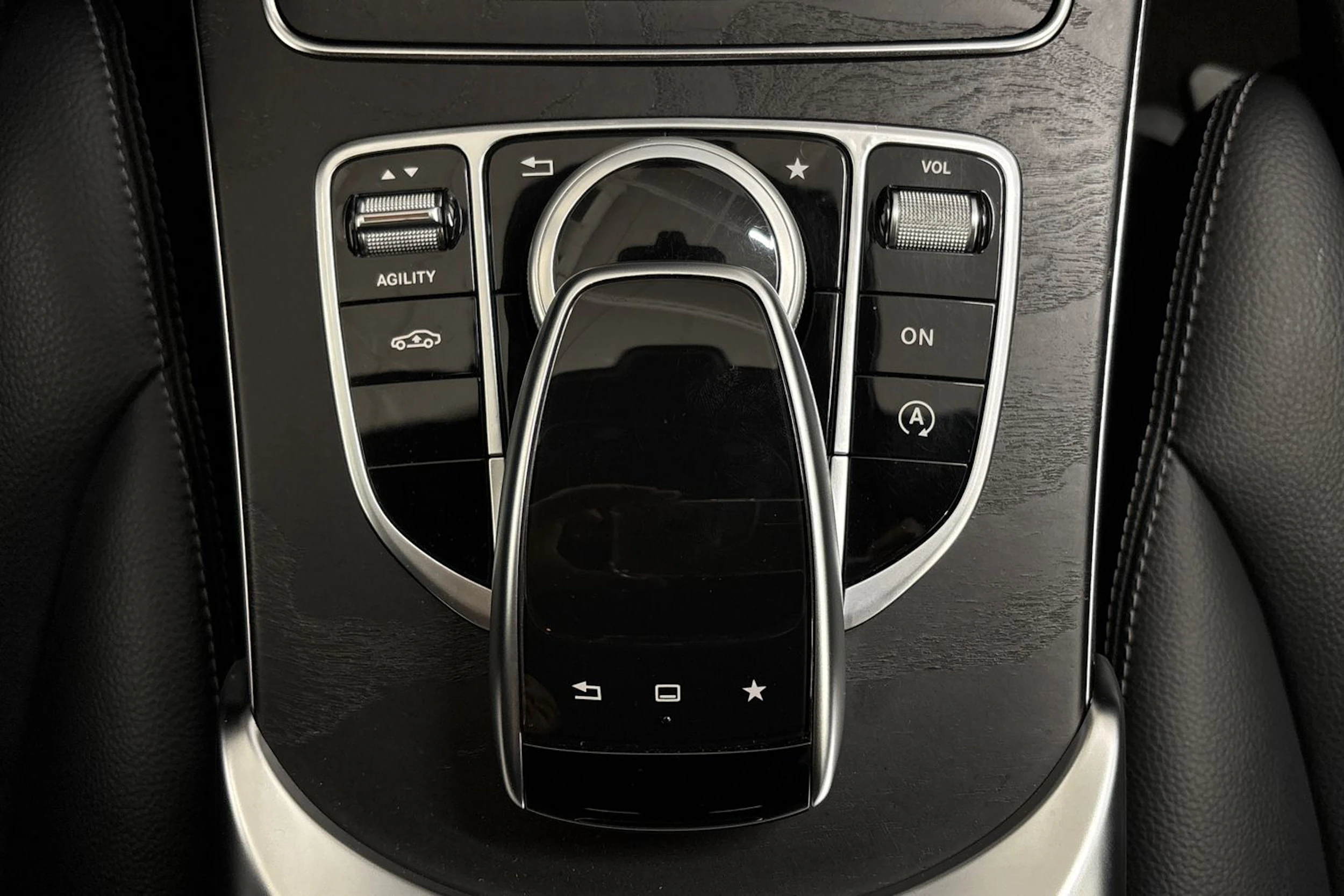 harmaa Mercedes-Benz C 2015 kuva 33.